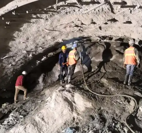 钦州拱顶带模注浆料的施工流程及注意事项